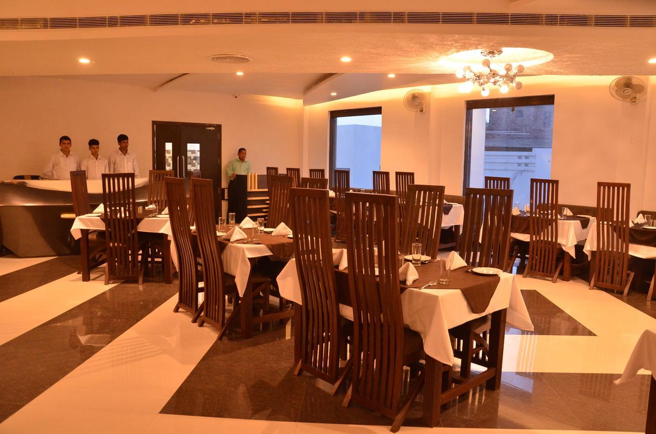Hotel Bellevue Inn Ganganagar ภายนอก รูปภาพ